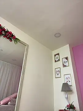 LauraRaider webcam