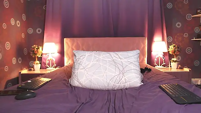 SquirtyAlice webcam