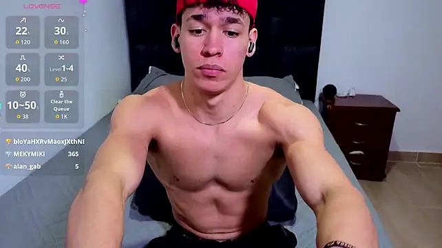 Luke_Muscle webcam