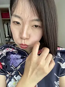 fafade2588 live cam on StripChat