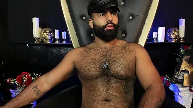 BeardAndrew live cam on StripChat