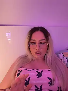 mollyxxx live cam on StripChat
