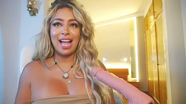 charlottelover21 webcam