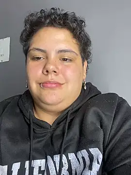 Hailey_Curvy webcam