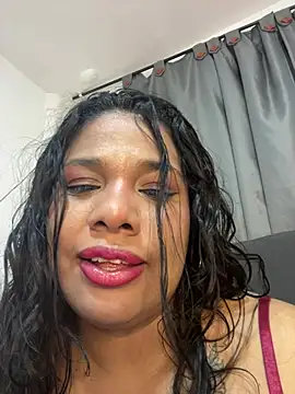 Rashell1_Queen webcam