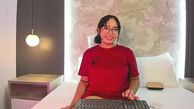 alysson_moon_ webcam