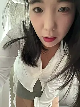lucy2027 Live Webcam on Stripchat