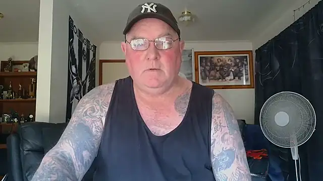 KINKYBLUEYES69 webcam