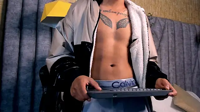 GabrielGandi live cam on StripChat