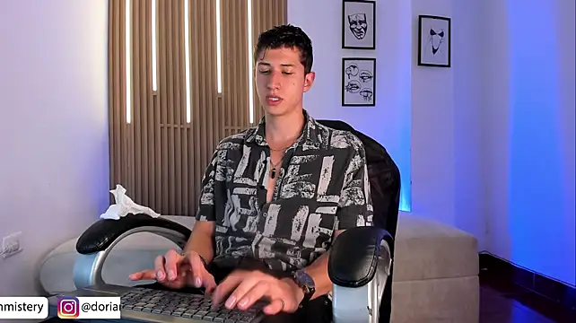 Dorianmistery2322_ webcam