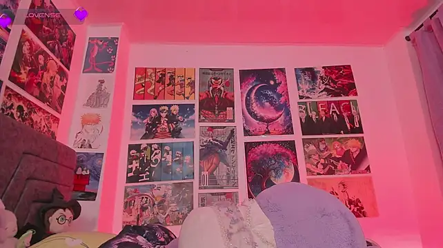 MissCurvyTop webcam