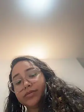 CurlyGirl_1 live cam on StripChat