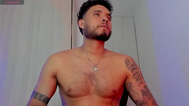 AUSTINN_TORRES live cam on StripChat