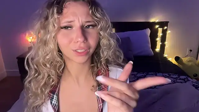 anyaa777 live cam on StripChat