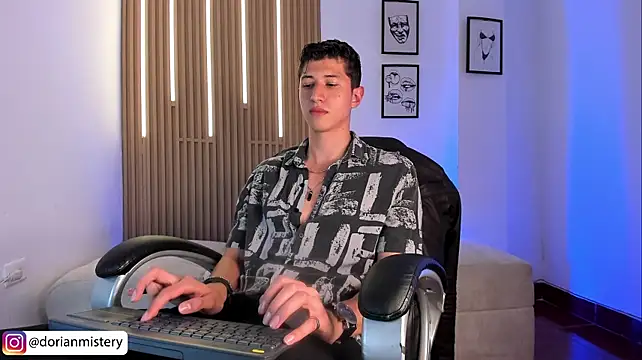 Dorianmistery2322_ webcam