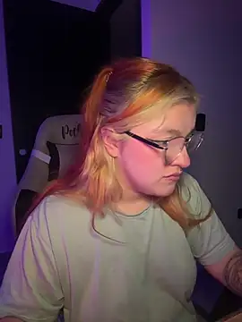 Sophia_Weest99 webcam