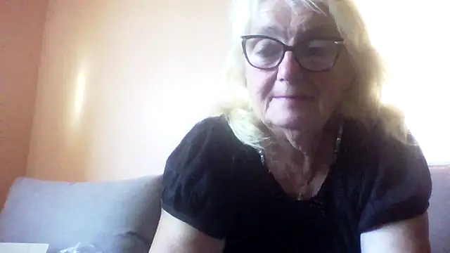 AmyLove353 webcam