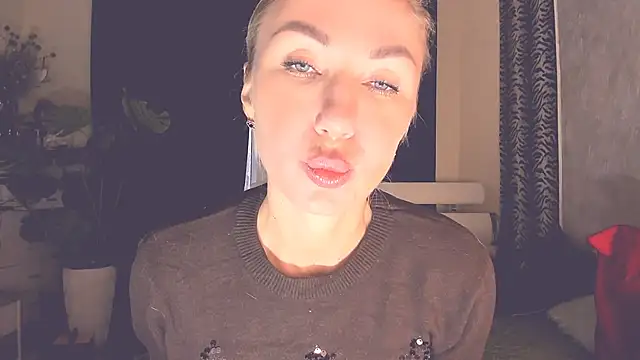 Karma_S_U_T_R_A live cam on StripChat