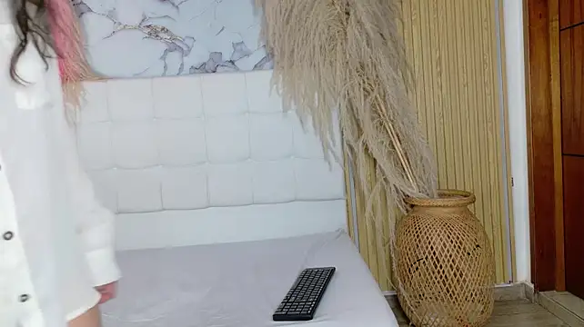 Noah_Sweet webcam