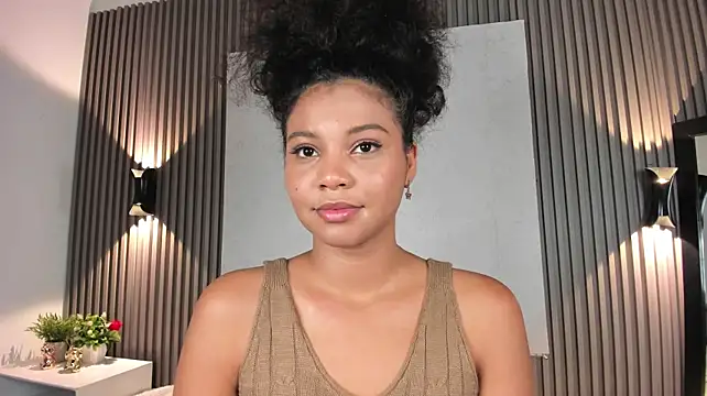 Zafiiraa live cam on StripChat