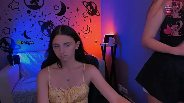 caroline_honeyy webcam