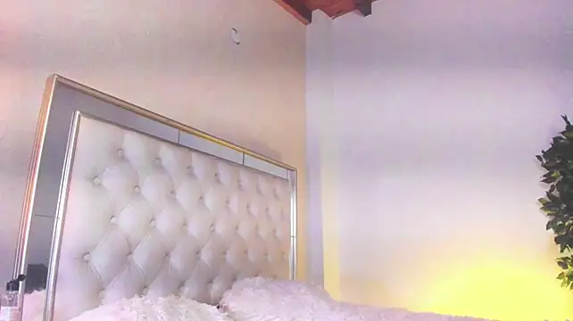 Miss_KhalifaDoll webcam