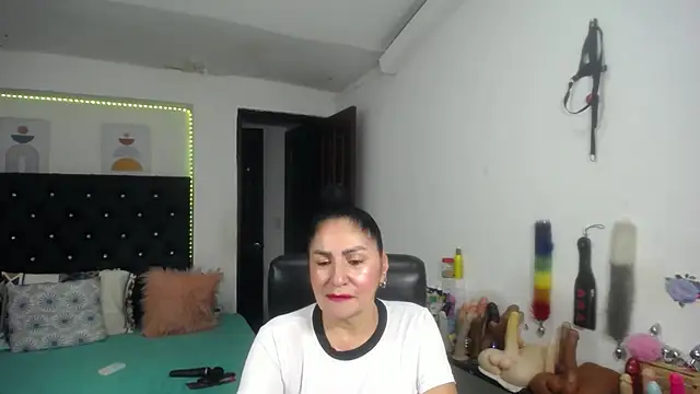mature_bigboobs10 webcam