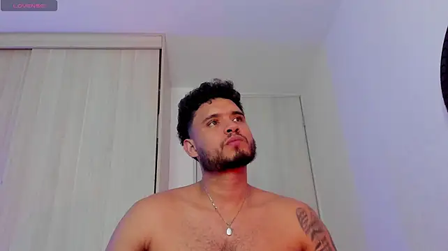AUSTINN_TORRES live cam on StripChat