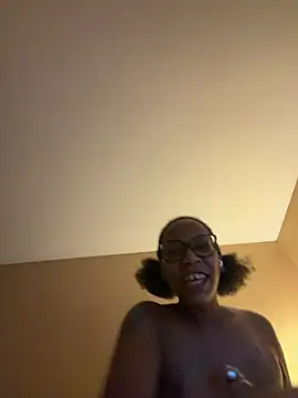 caramelkissss webcam