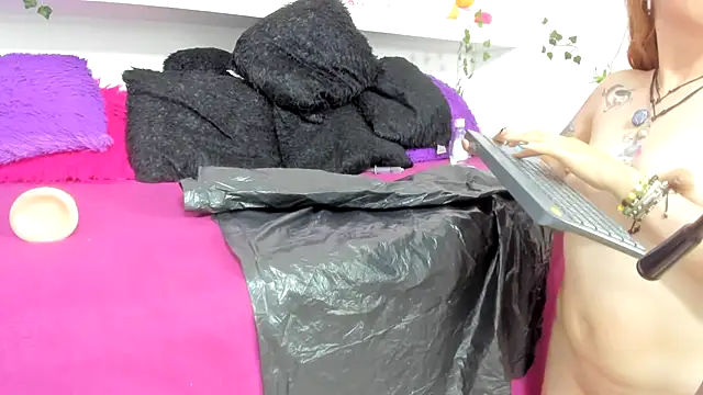 conny_blonde webcam