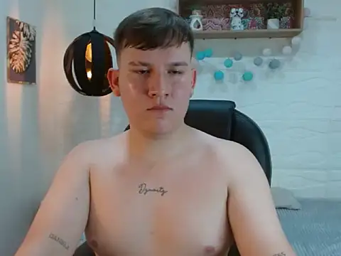 damian_miller7 (M twink) - Body naked and dance hot