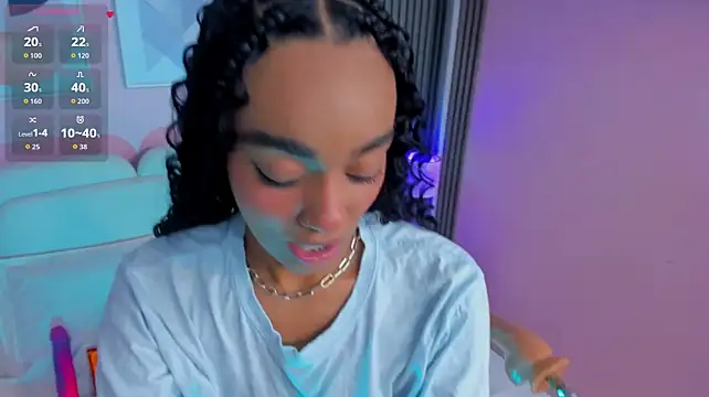 Clawdeen__wolf webcam