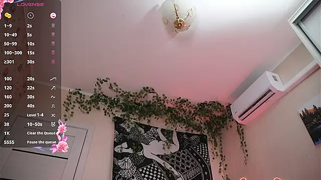 Alexa_Sparkle live cam on StripChat