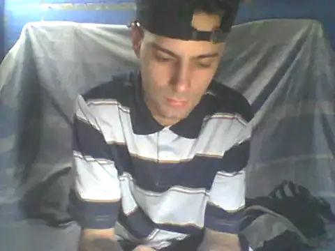 MatiasflamaV live cam on StripChat