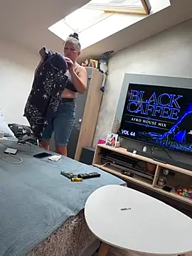 Ingerasul833 live sex cam
