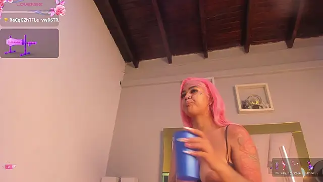 vahiolet_fuentes live cam on StripChat