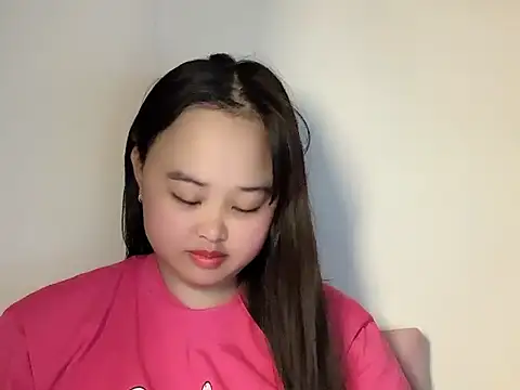 Nhungnhung88 live cam on StripChat
