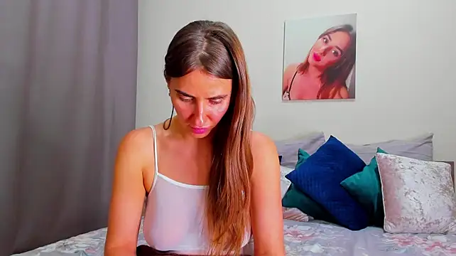 Squishy_Goddess live cam on StripChat