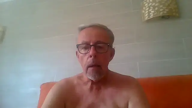 tuggy59 live cam on StripChat
