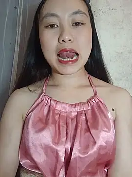 Cherry-squirtt live cam on StripChat