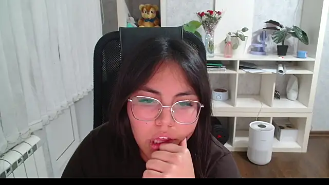 Anda_here live cam on StripChat