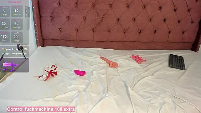 lau_hotfox live cam on StripChat