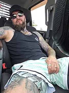 Beardedtattood live sex cam