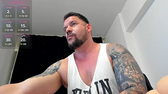 musclemonster31 live cam on StripChat