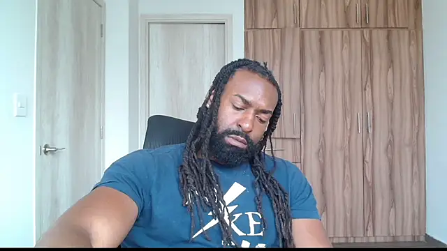 blackmuscless live cam on StripChat
