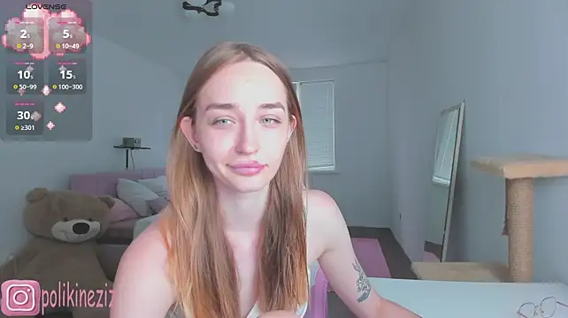 MoonDust live cam on StripChat