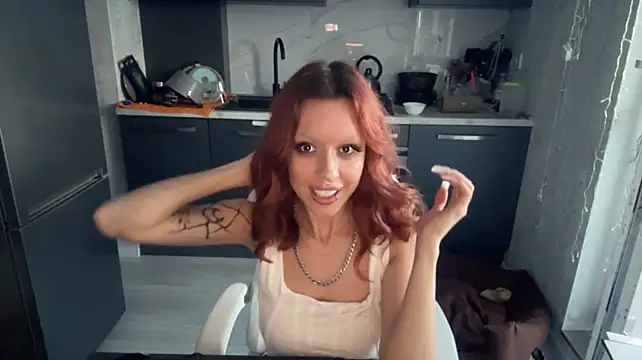 StephenieTron live cam on StripChat