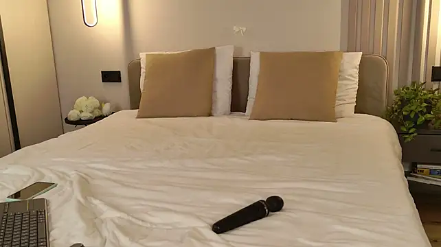 EvaEliss live cam on StripChat