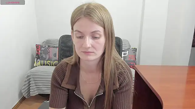 Alisha_Skyes live cam on StripChat
