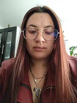 samm_curvy live cam on StripChat